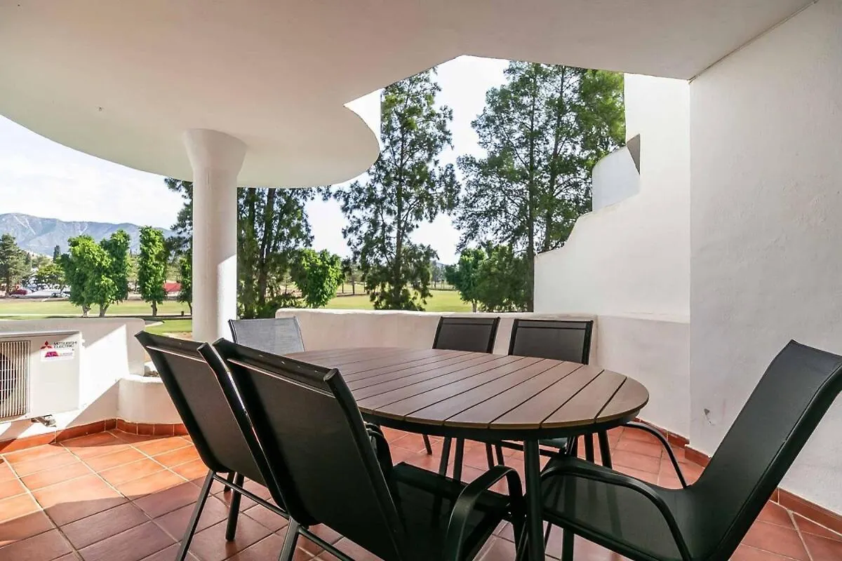134 - Stylish Modern Apartment With Pool, Mijas Malaga