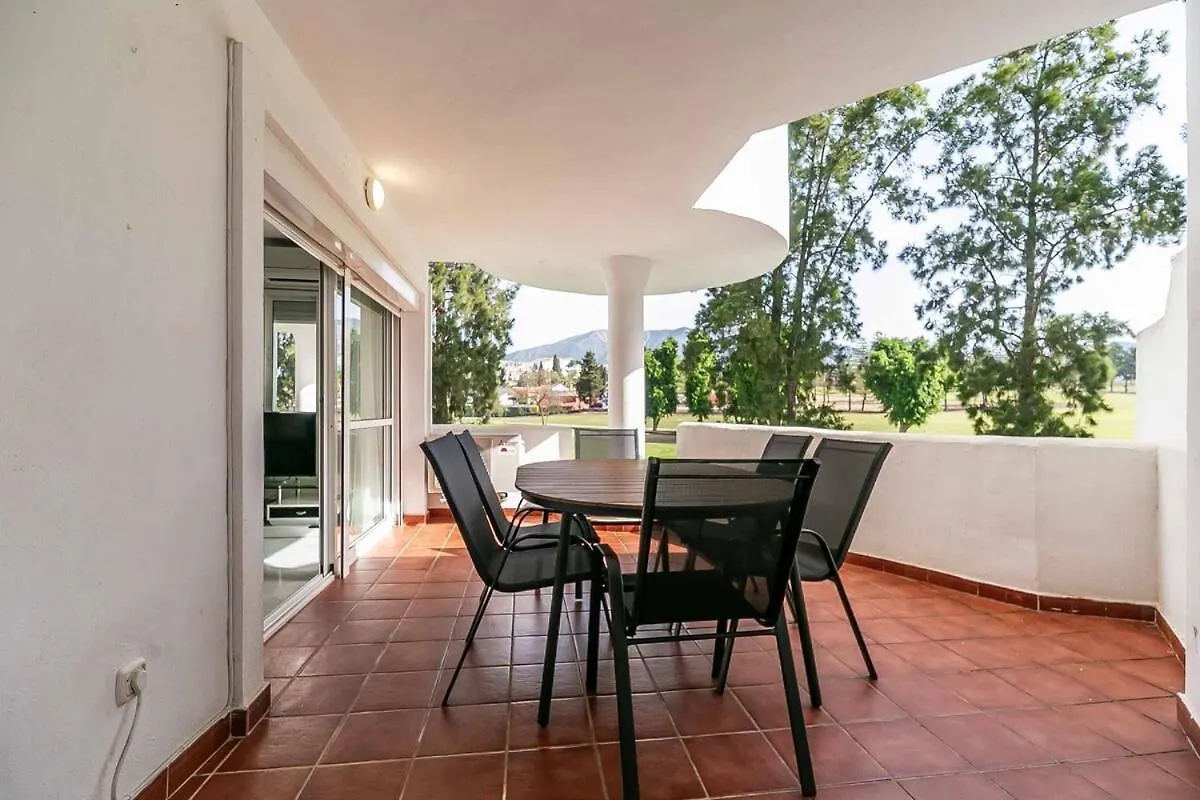 134 - Stylish Modern Apartment With Pool, Mijas Malaga