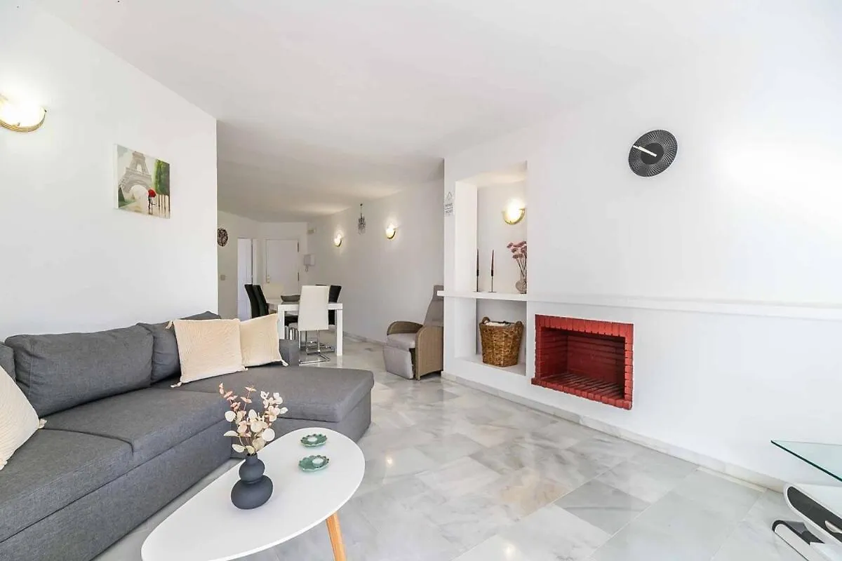 134 - Stylish Modern Apartment With Pool, Mijas Malaga