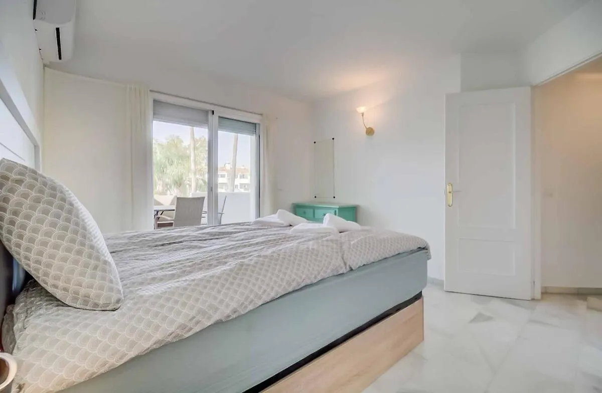 134 - Stylish Modern Apartment With Pool, Mijas Malaga Spain
