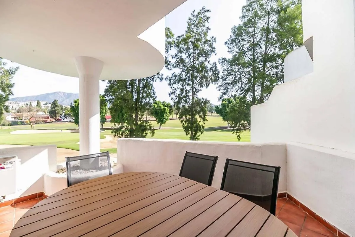 134 - Stylish Modern Apartment With Pool, Mijas Malaga