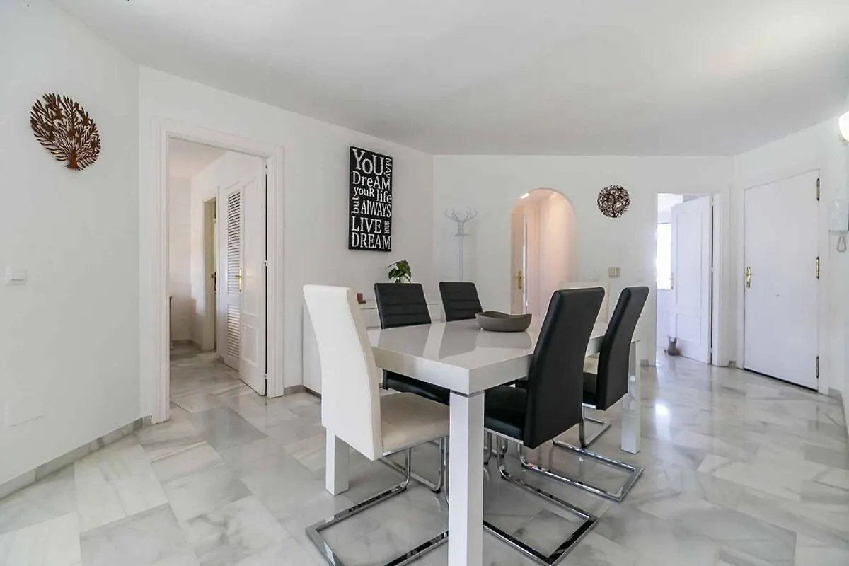 134 - Stylish Modern Apartment With Pool, Mijas Malaga