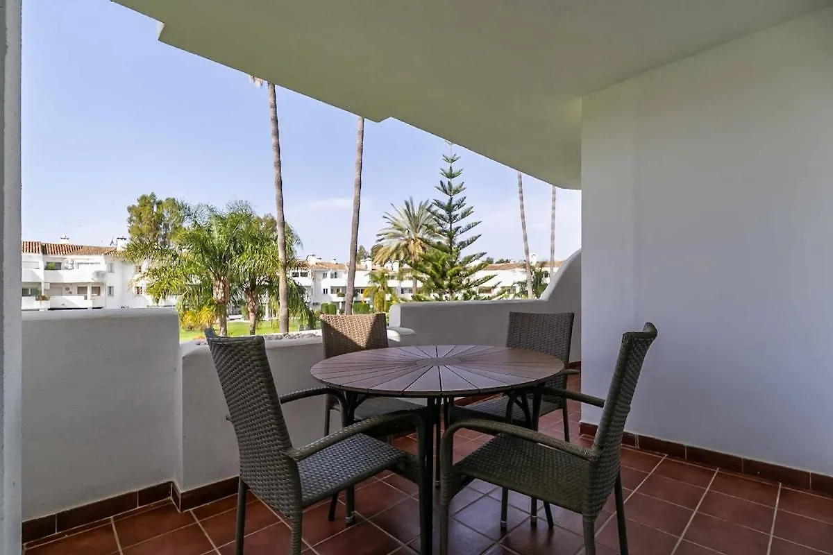 134 - Stylish Modern Apartment With Pool, Mijas Malaga